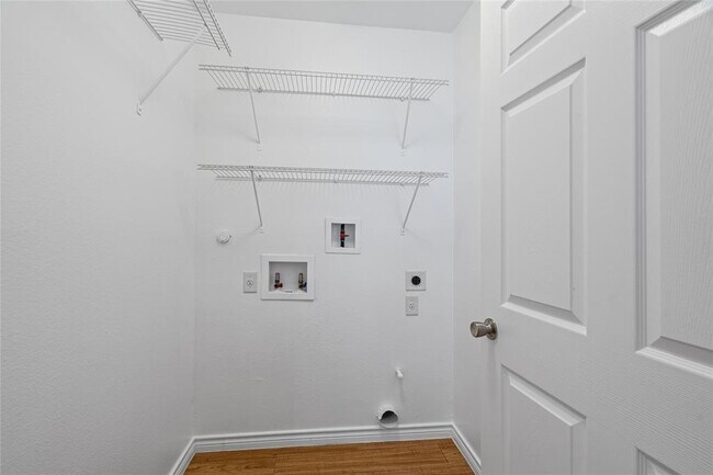 Building Photo - 1611 E 13th St
