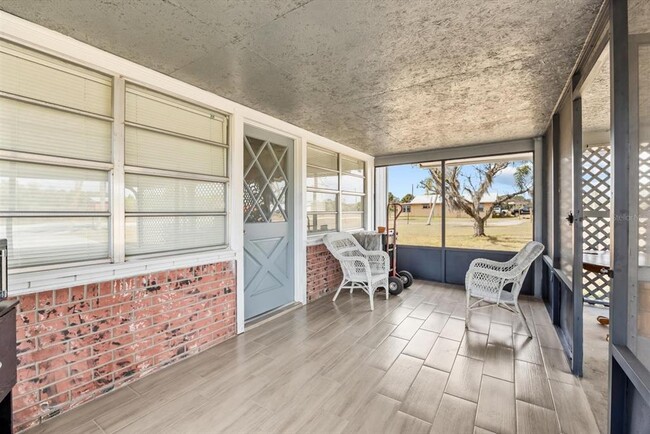 Building Photo - 31300 US-441