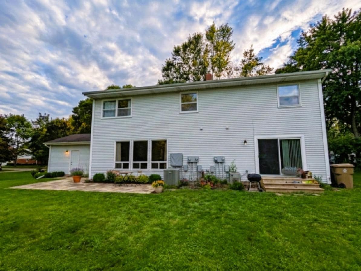 Back of House - 2021 Frisch Rd