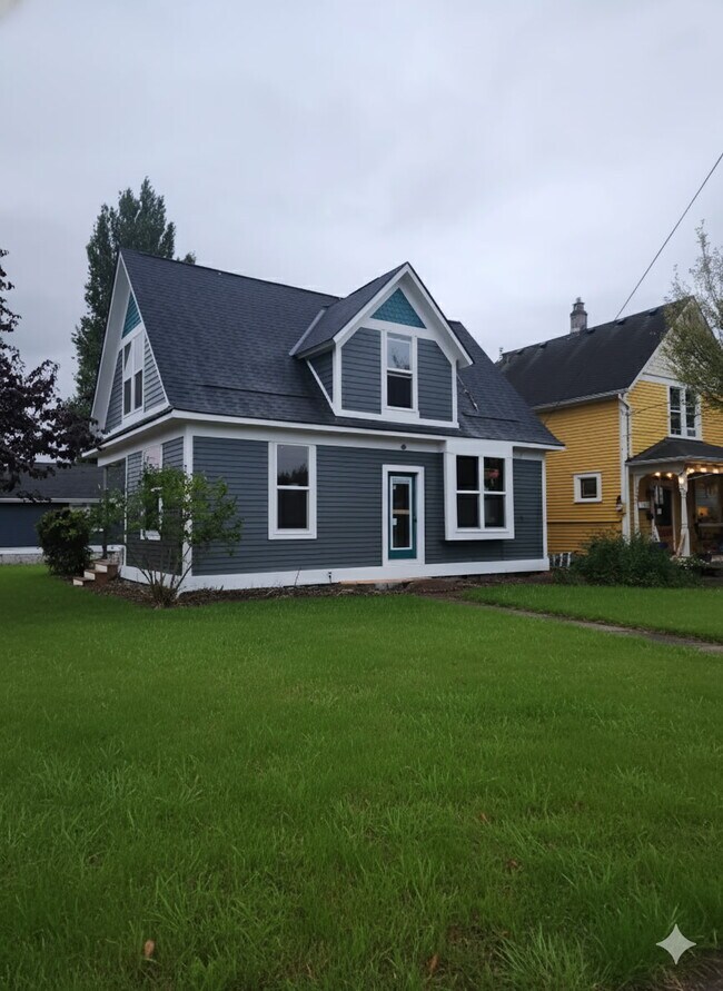 Building Photo - 515 Irving St