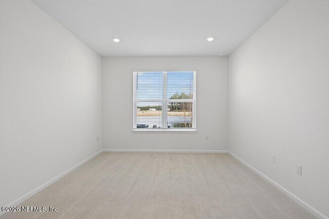 Building Photo - 368 Woods Ln