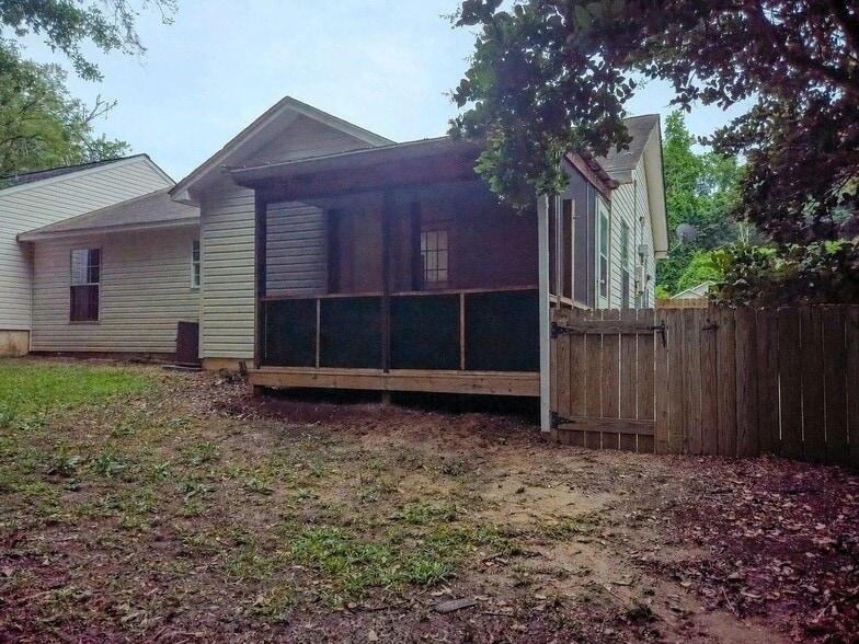 Building Photo - 2708 Oak Park Ct