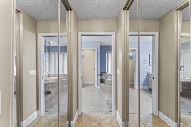 Building Photo - 13679 Callington Dr