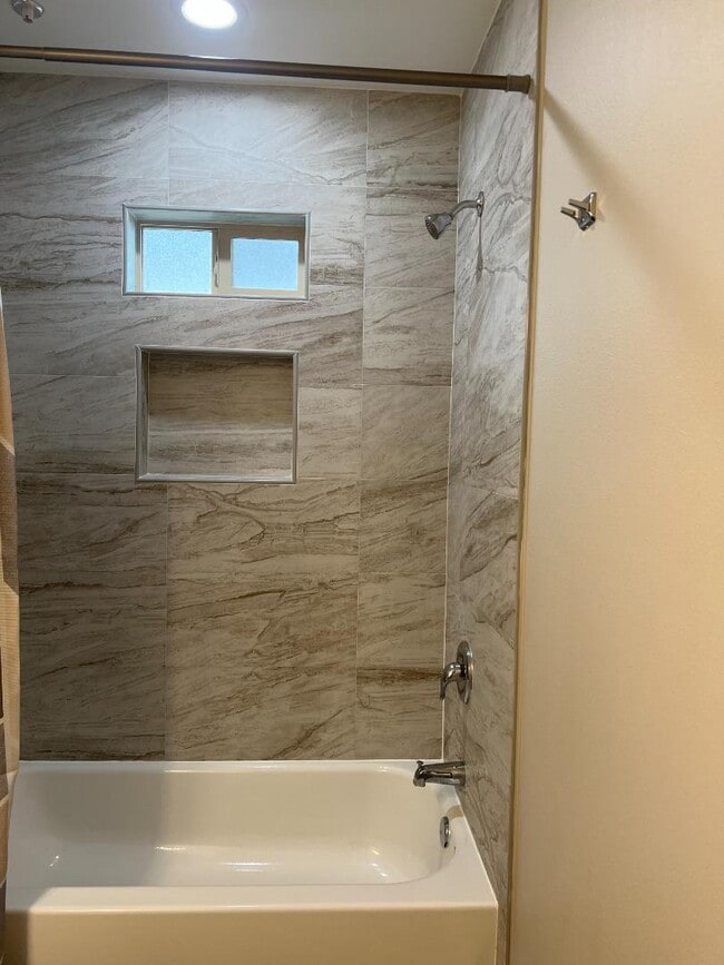 Building Photo - 1309 Alta Vista Dr