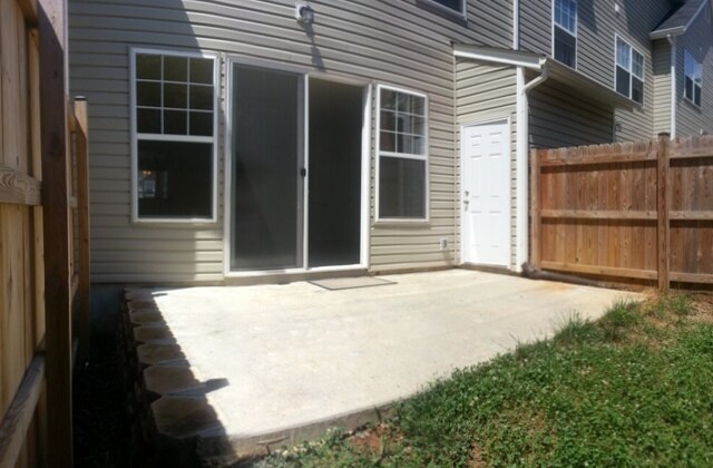 Building Photo - 2446 N Berkshire Rd
