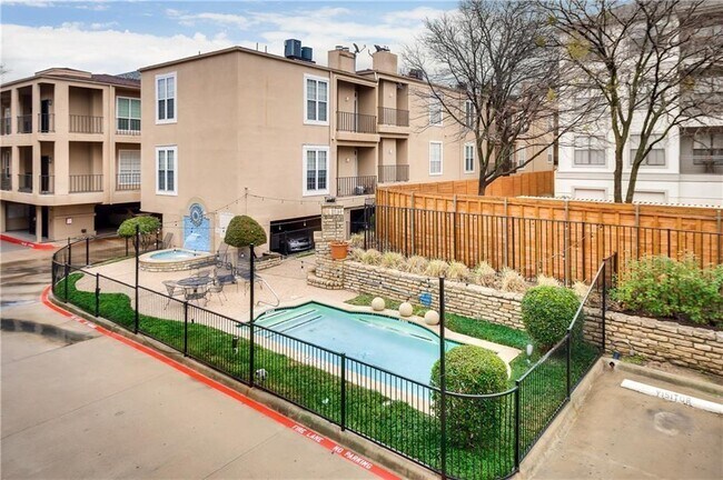 Building Photo - 3311 Blackburn St