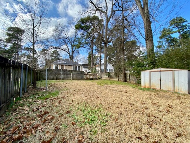 Building Photo - 3 Bedroom 1 Bath Home in South Highlands H...