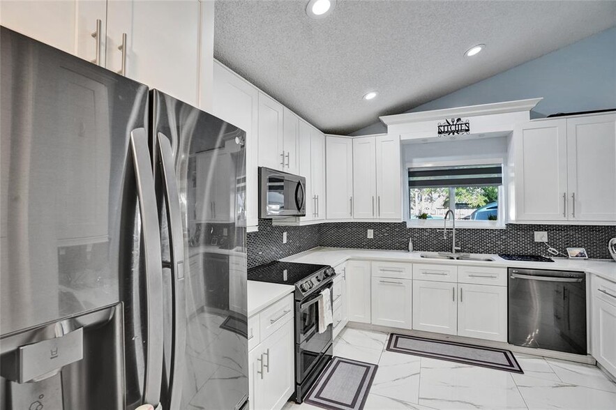 Building Photo - 8200 NW 52nd Ct