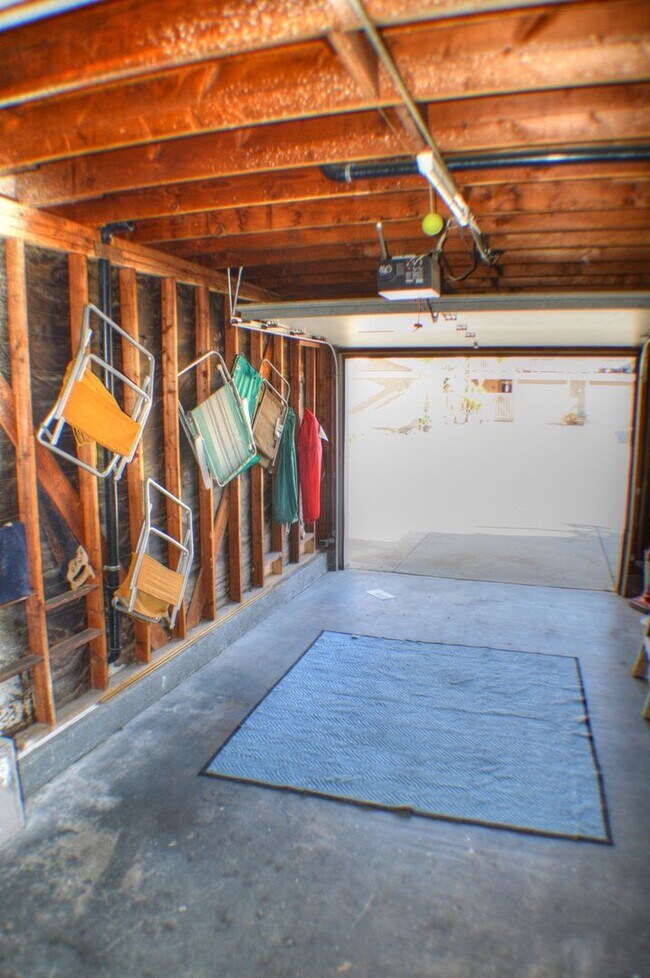 Building Photo - Panoramic ocean view from this 2 bedroom condo up on the hills of San Clemente