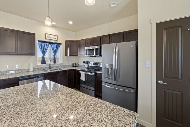 Building Photo - Spacious 3-Bed, 2-Bath Modern Home on 1.16...