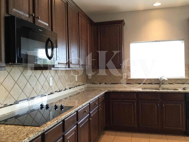 Building Photo - 127 Colville Rd