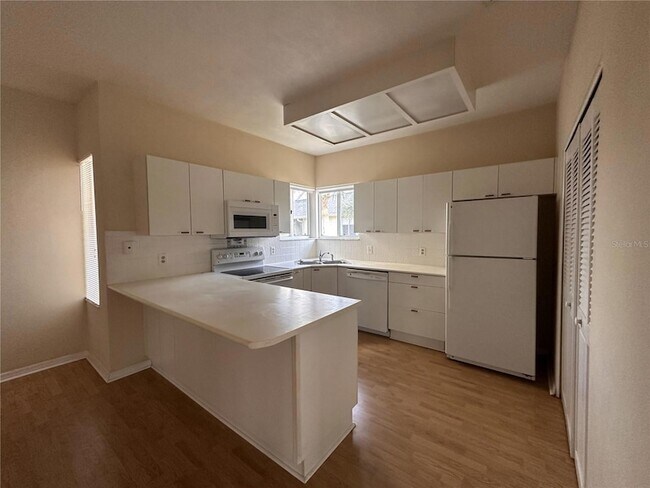 Building Photo - 35 Magnolia Ave