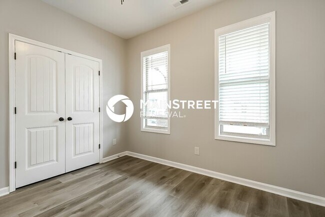 Building Photo - 3 Bedroom Pet-Friendly Home in CLAYTON, NC with Main Street Renewal