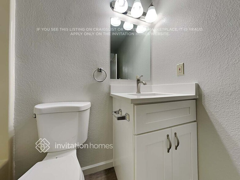 Building Photo - 6033 54th Ct SE