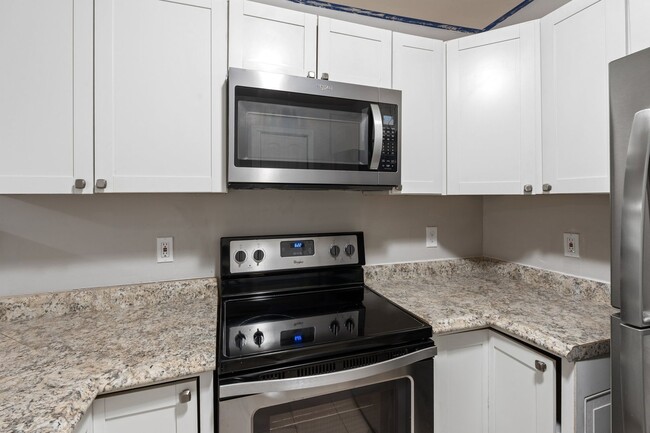 Building Photo - Charming 1 Bedroom, 1 Bath Home Minutes Fr...