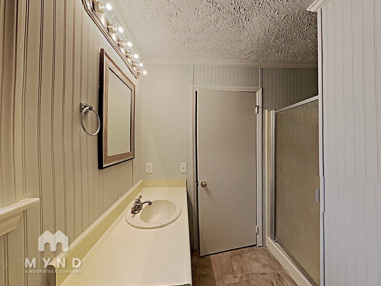 Building Photo - 275 Oak Hill Cir