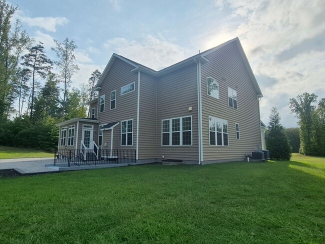 Building Photo - 15 Sweet William Dr