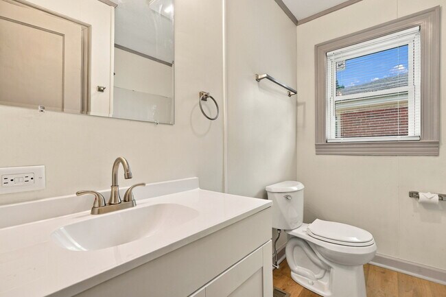 Building Photo - 517 McKinley Ave