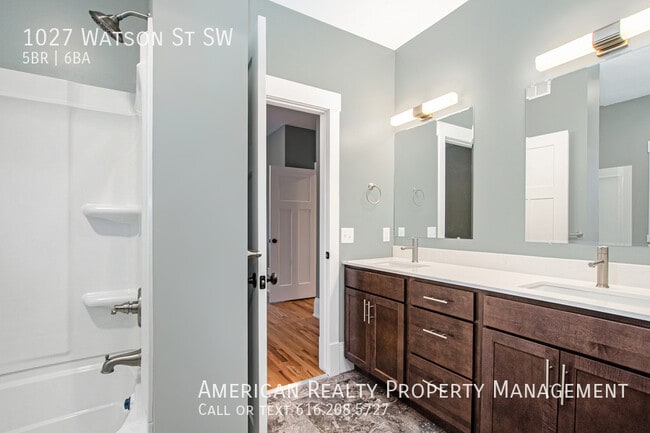 Building Photo - 1027 Watson St SW