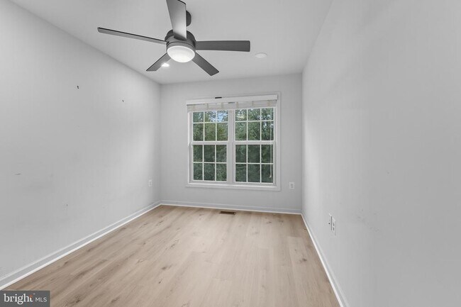 Building Photo - 15983 Marsh Pl