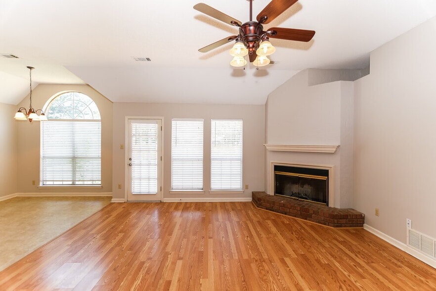 Building Photo - 6664 Laurel Valley Dr