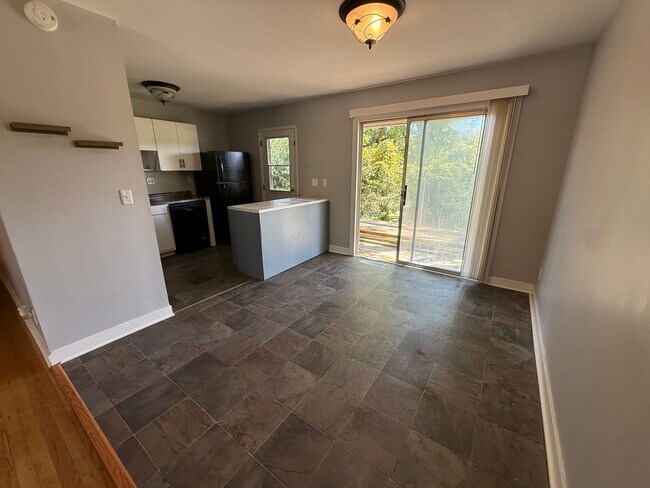 Building Photo - Bi-Level House for Rent in Ellettsville, IN