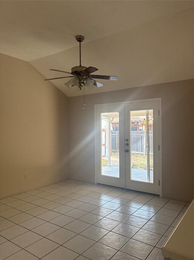 Building Photo - 16311 Rockgate Dr