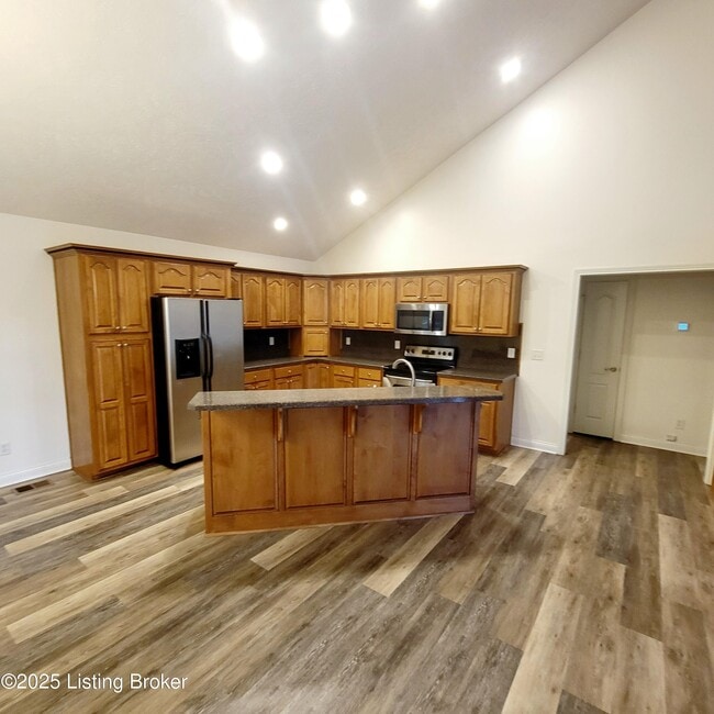Building Photo - 12611 Bernay Pl