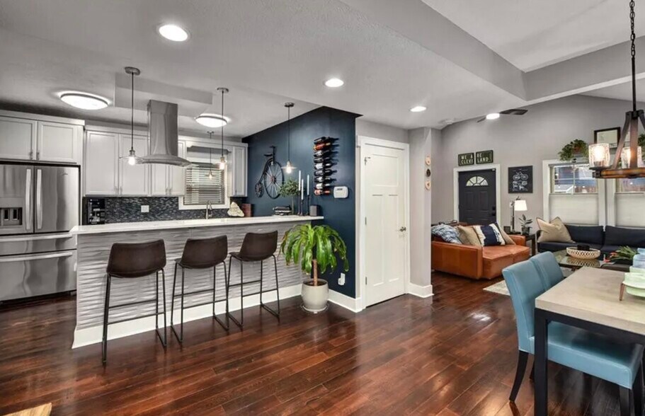 Building Photo - 4424 Bridge Ave