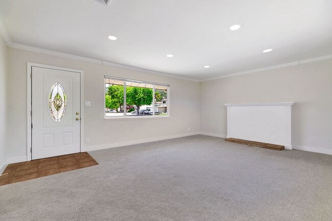 Building Photo - Move-In Ready Cambrian Gem – New Appliances and many upgrades!