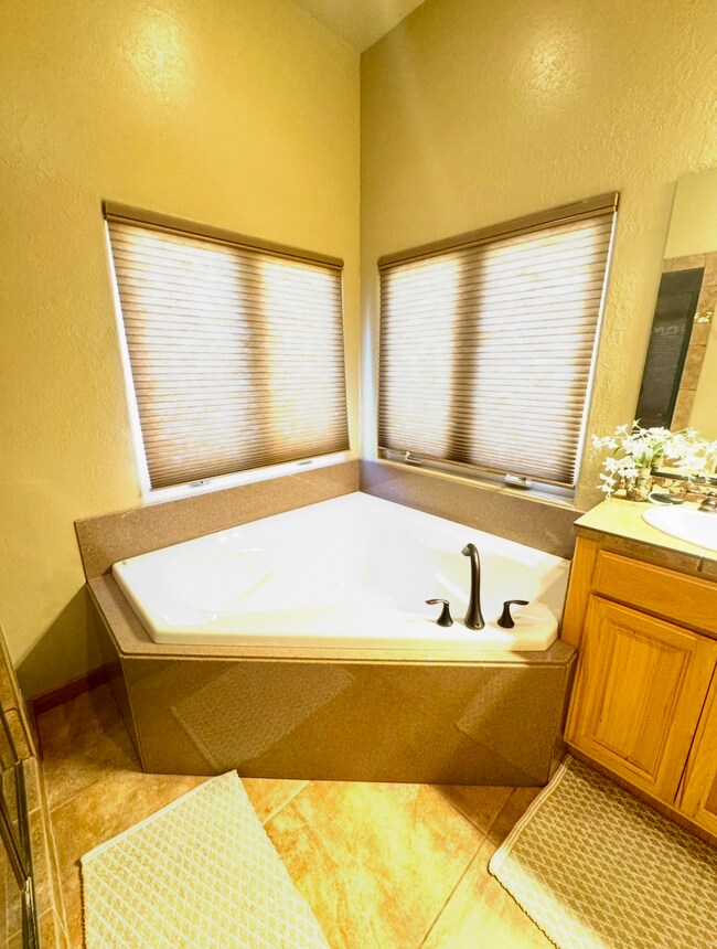 Building Photo - 3369 S 1100 W