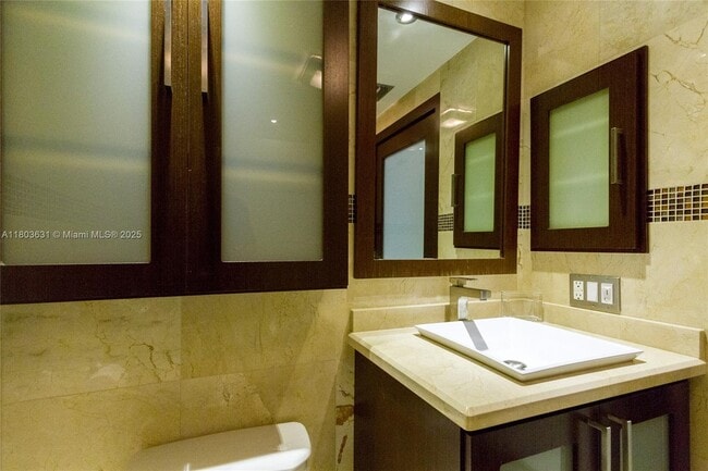 Building Photo - 4775 Collins Ave