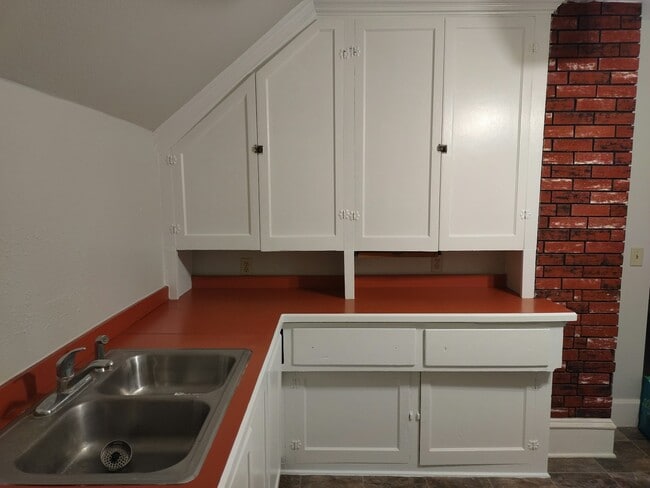 Building Photo - 530 7th St NW