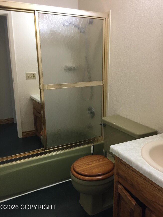 Building Photo - 1100 Ermine St