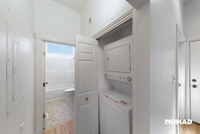 Building Photo - 630 Headley Ave