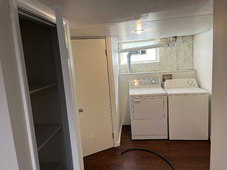 Building Photo - 1543 Bush St