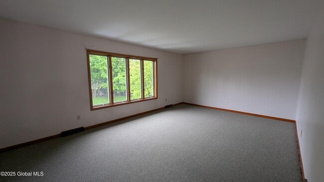 Building Photo - 821 Salina St