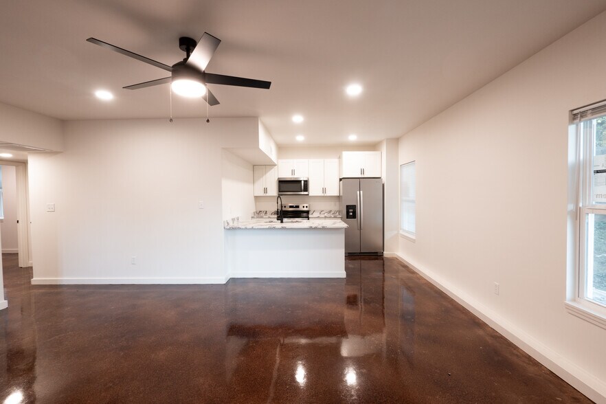 Building Photo - 1621 Fremont Pl