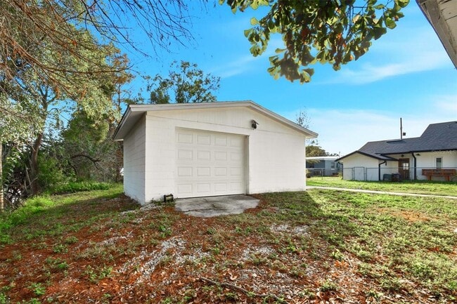 Building Photo - 3704 Wells St