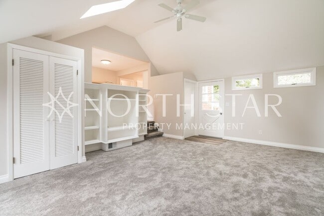 Building Photo - Newly Remodeled Lake Oswego Cottage With Lake Access.