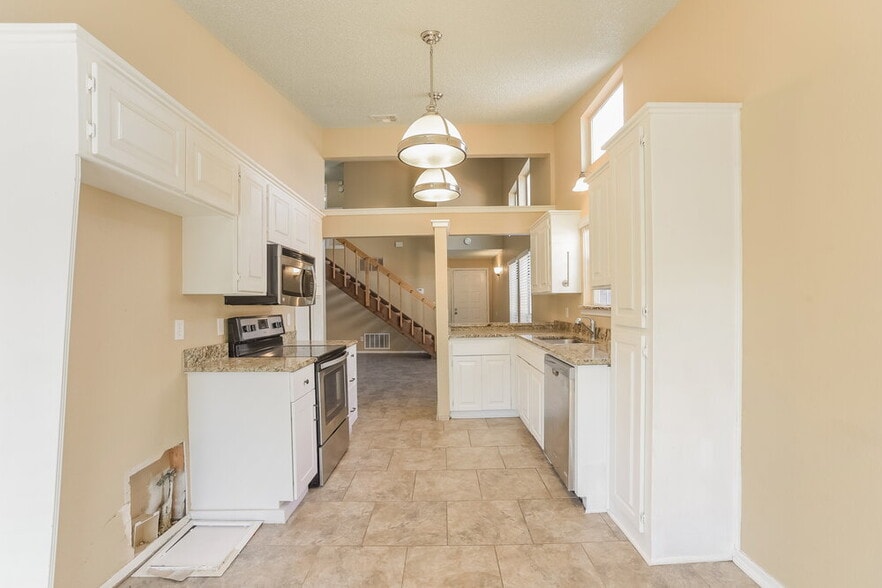 Building Photo - 616 Stoneridge Dr