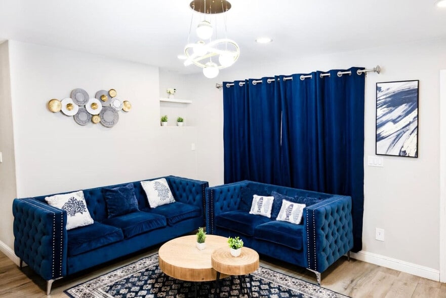 Building Photo - 451 E Lincoln Ave