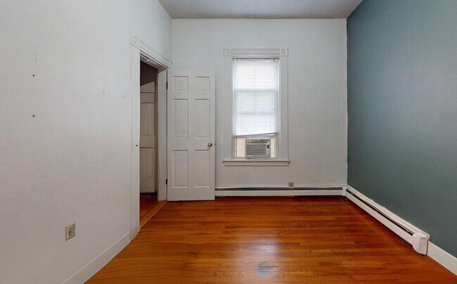 Building Photo - 10-12-12 Bolster St