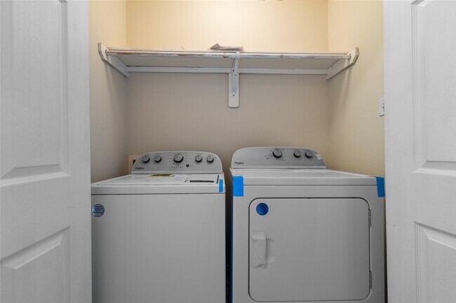 Building Photo - 9611 Elmview Pl