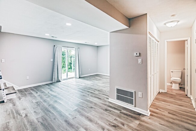 Building Photo - 117 E Beaver Ct