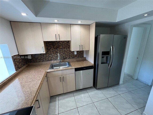 Building Photo - 250 180th Dr