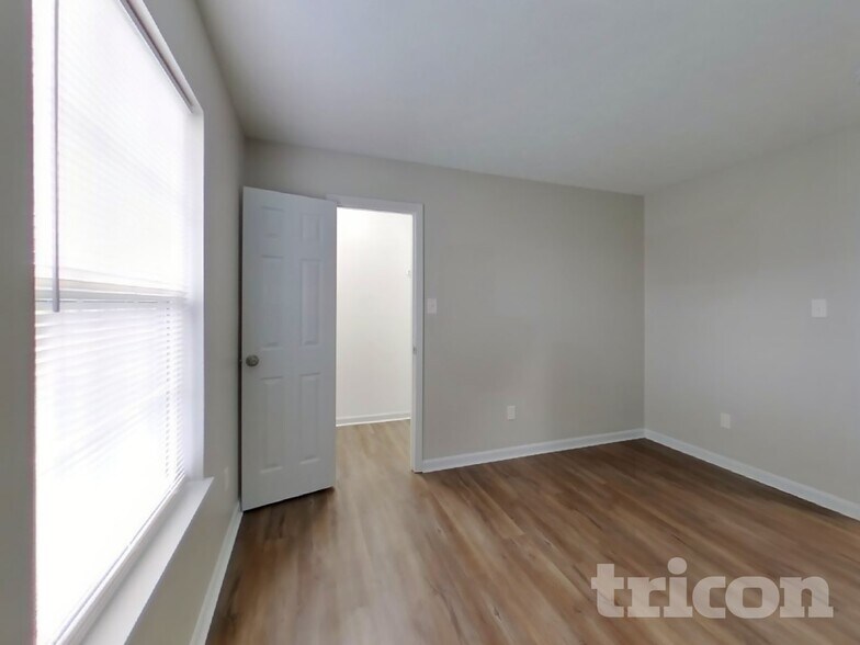 Building Photo - 3942 Jason Ave