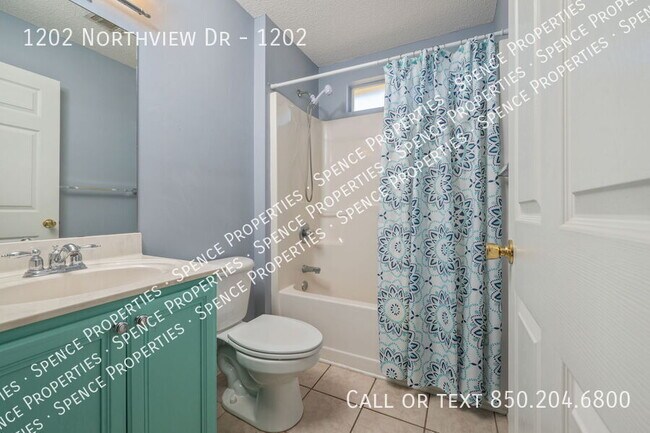 Building Photo - 1202 Northview Dr