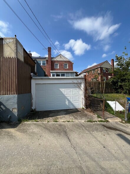 Building Photo - 915 Argonne Dr