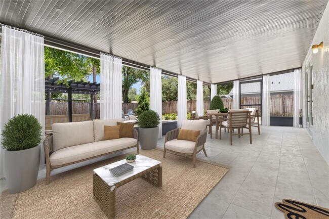 Building Photo - 3818 Meridian Pl